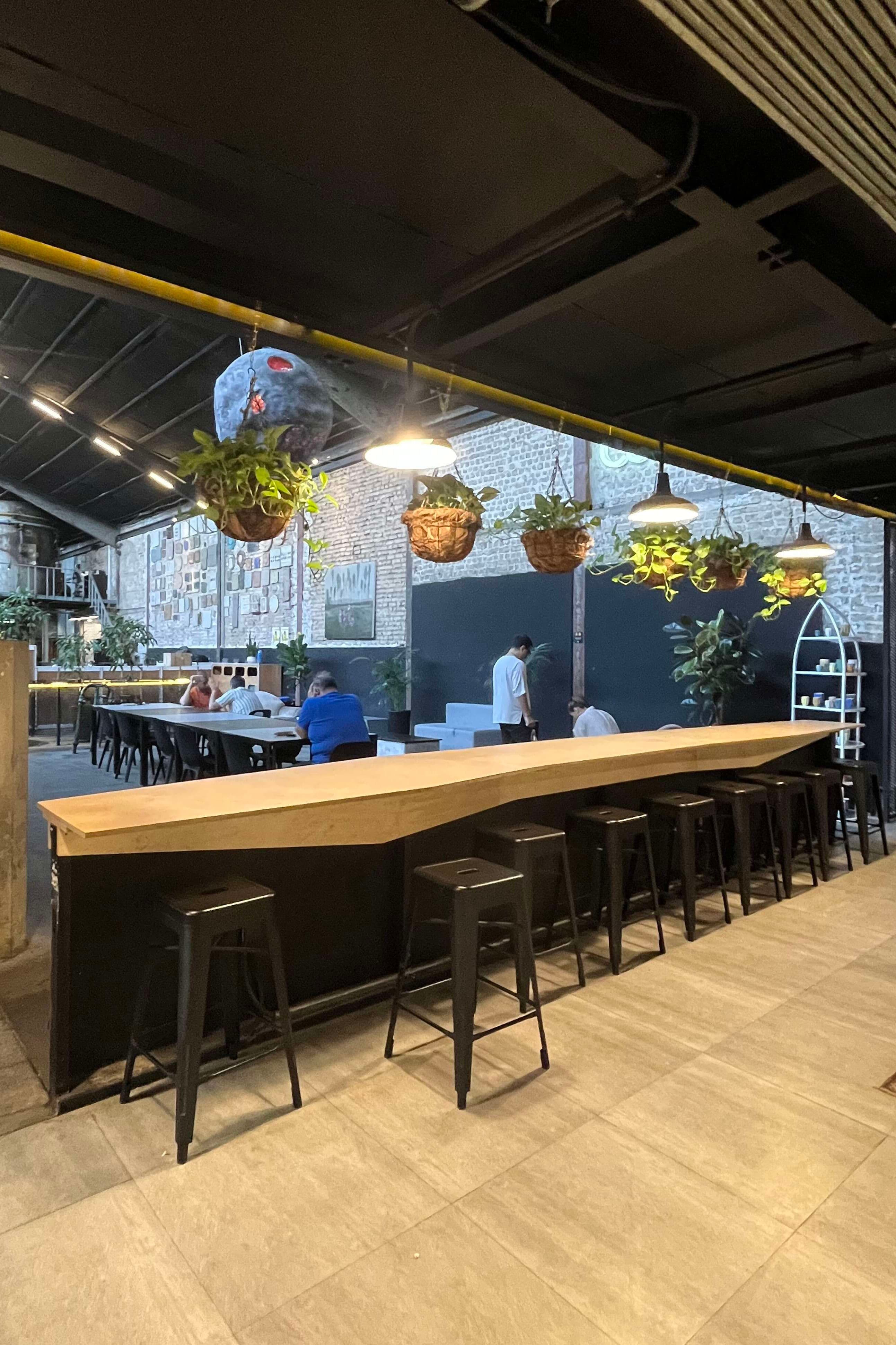7o8 Social Table